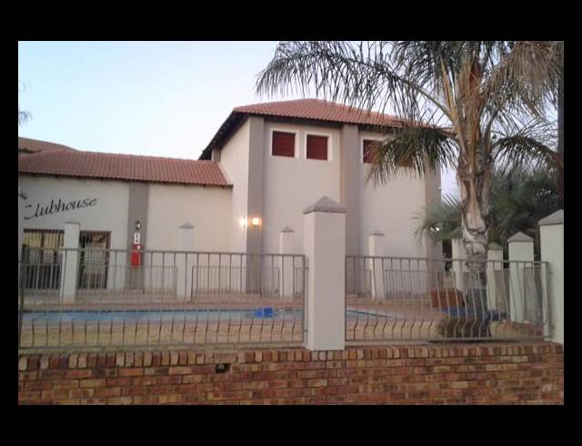 2 BEDROOM TOWNHOUSE FOR SALE IN GLENVISTA